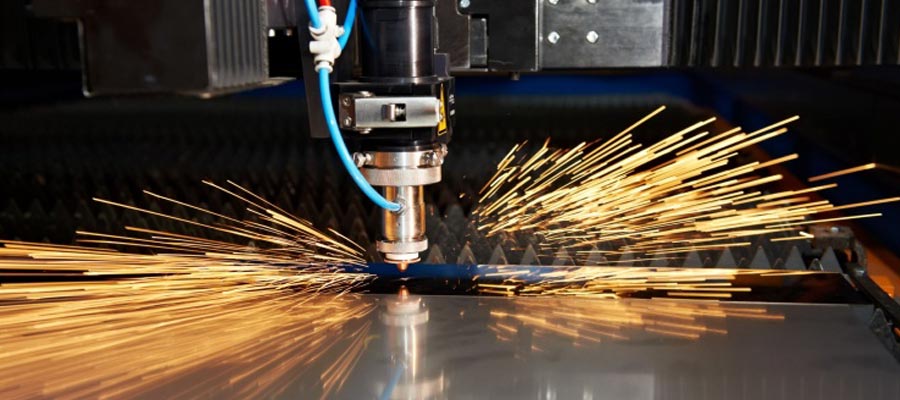 quelles-sont-les-differentes-methodes-pour-decouper-du-metal